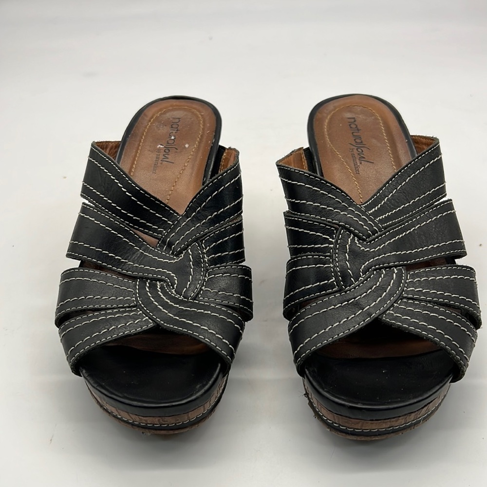 Natural Sole by Naturalizer Black Leather with White Stitchin Wedge Sandal' sz 8